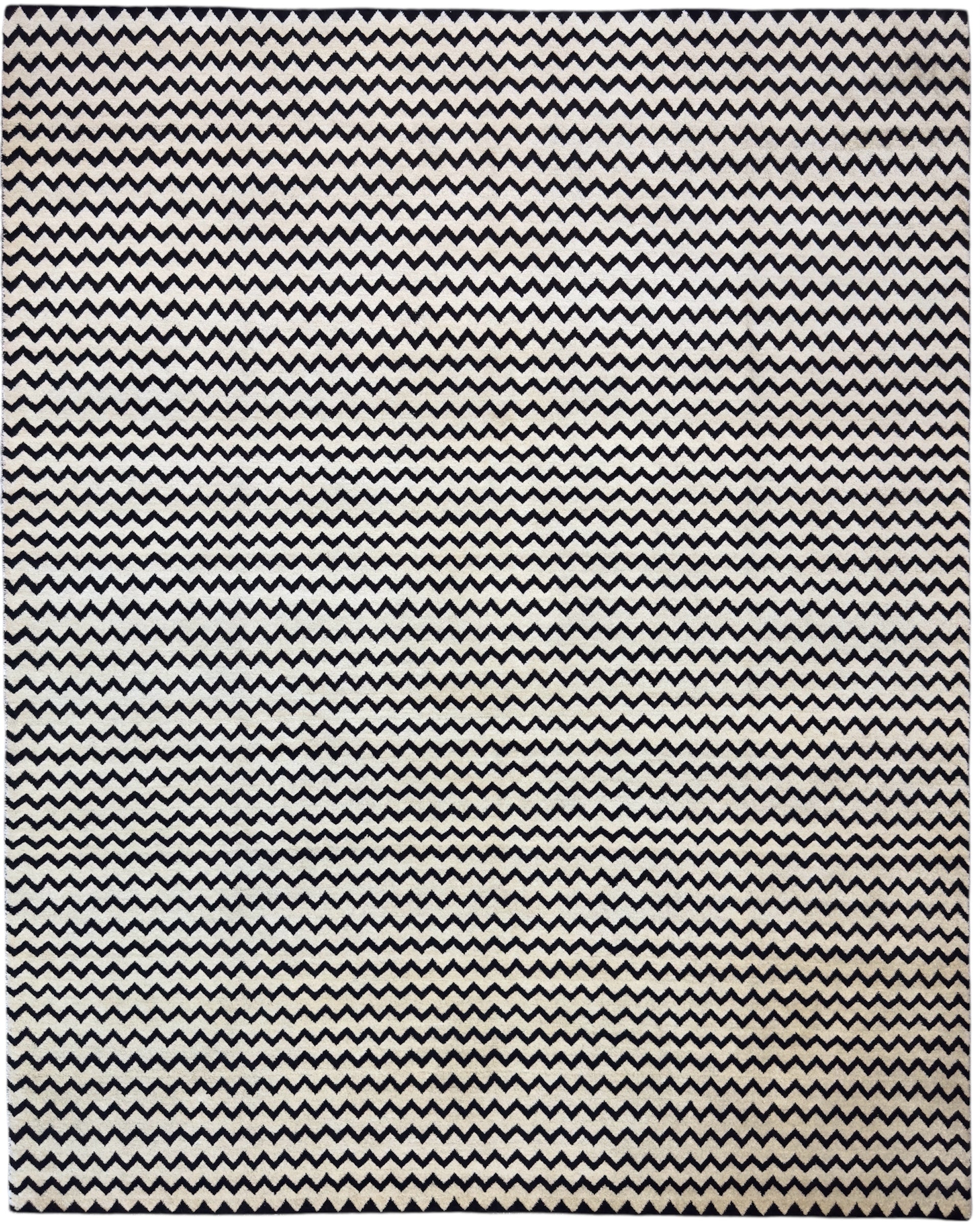 8598 - Modern Hand-Knotted Wool Rug