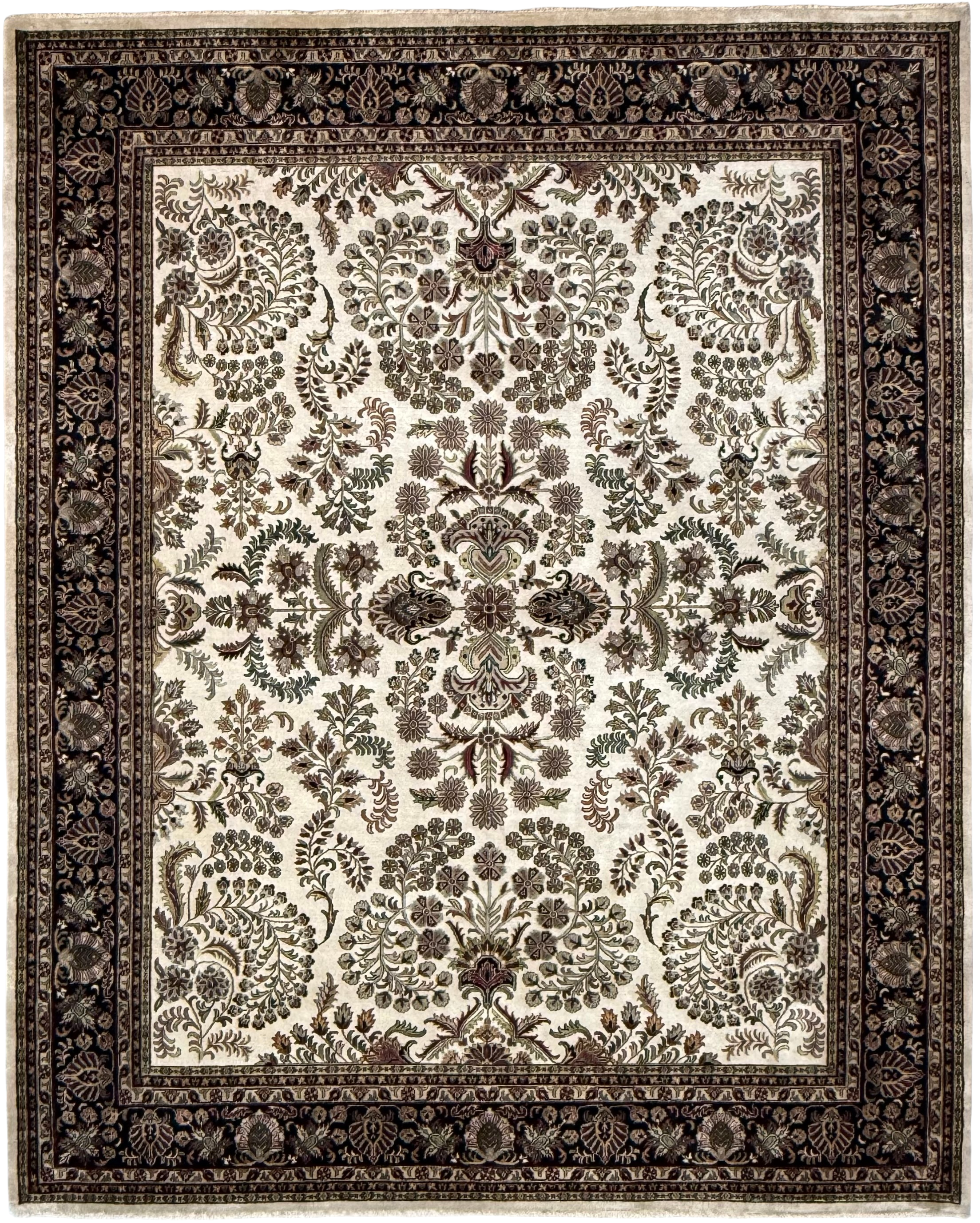 8525 – Classic Hand-Knotted Wool Rug