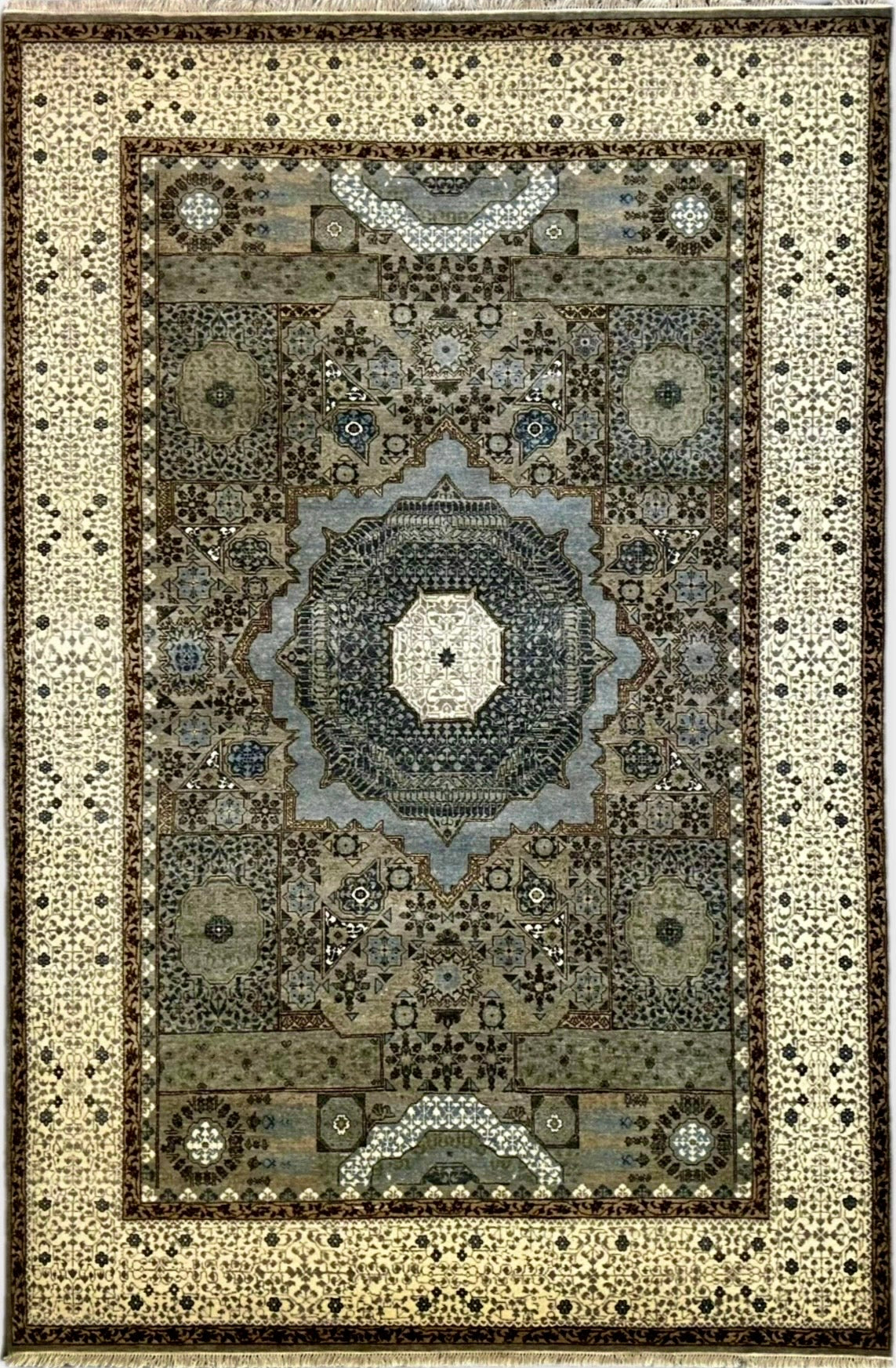 9584 – Classic Hand-Knotted Wool Rug
