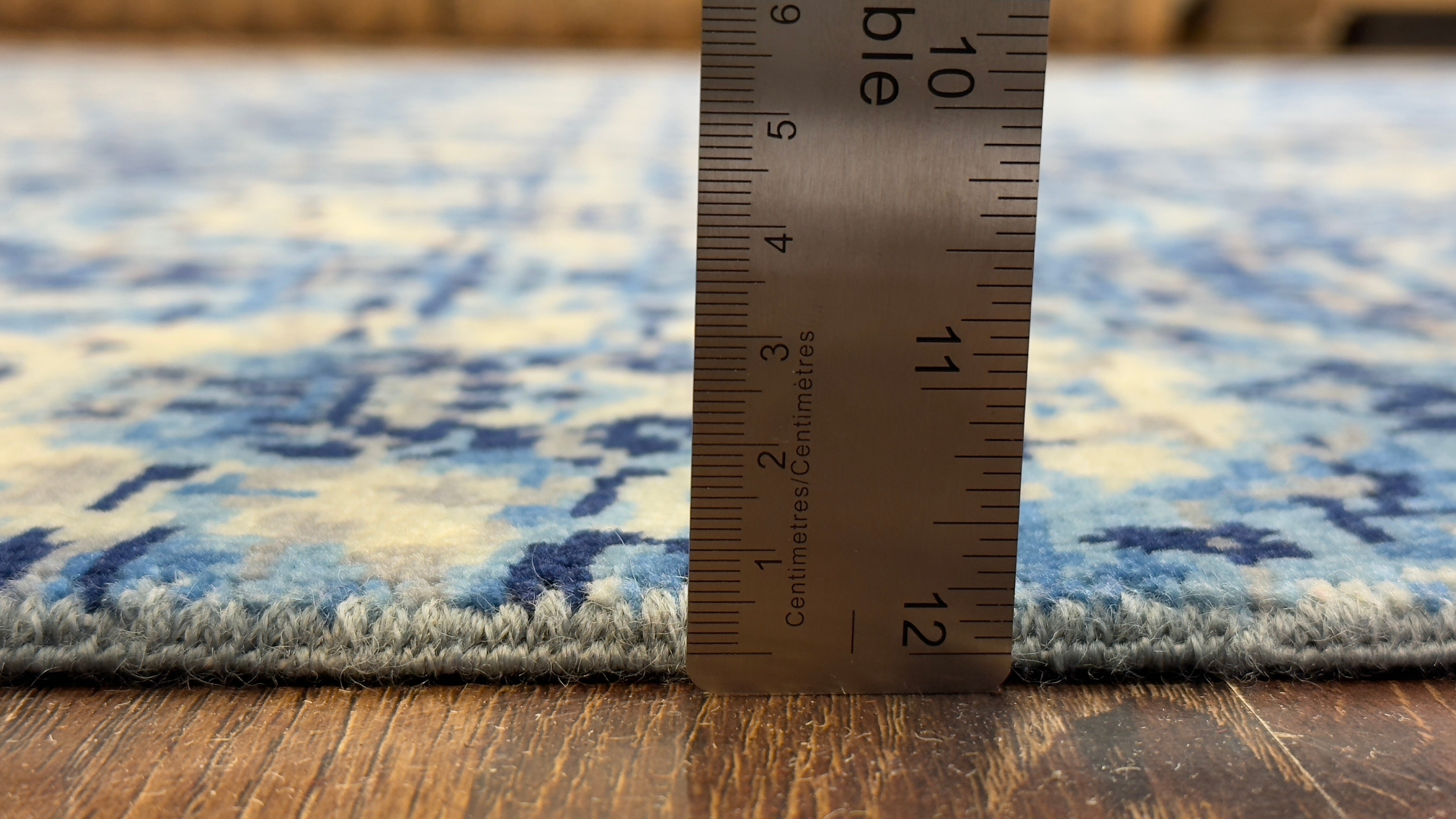 5781 – Modern Hand-Knotted Wool Rug