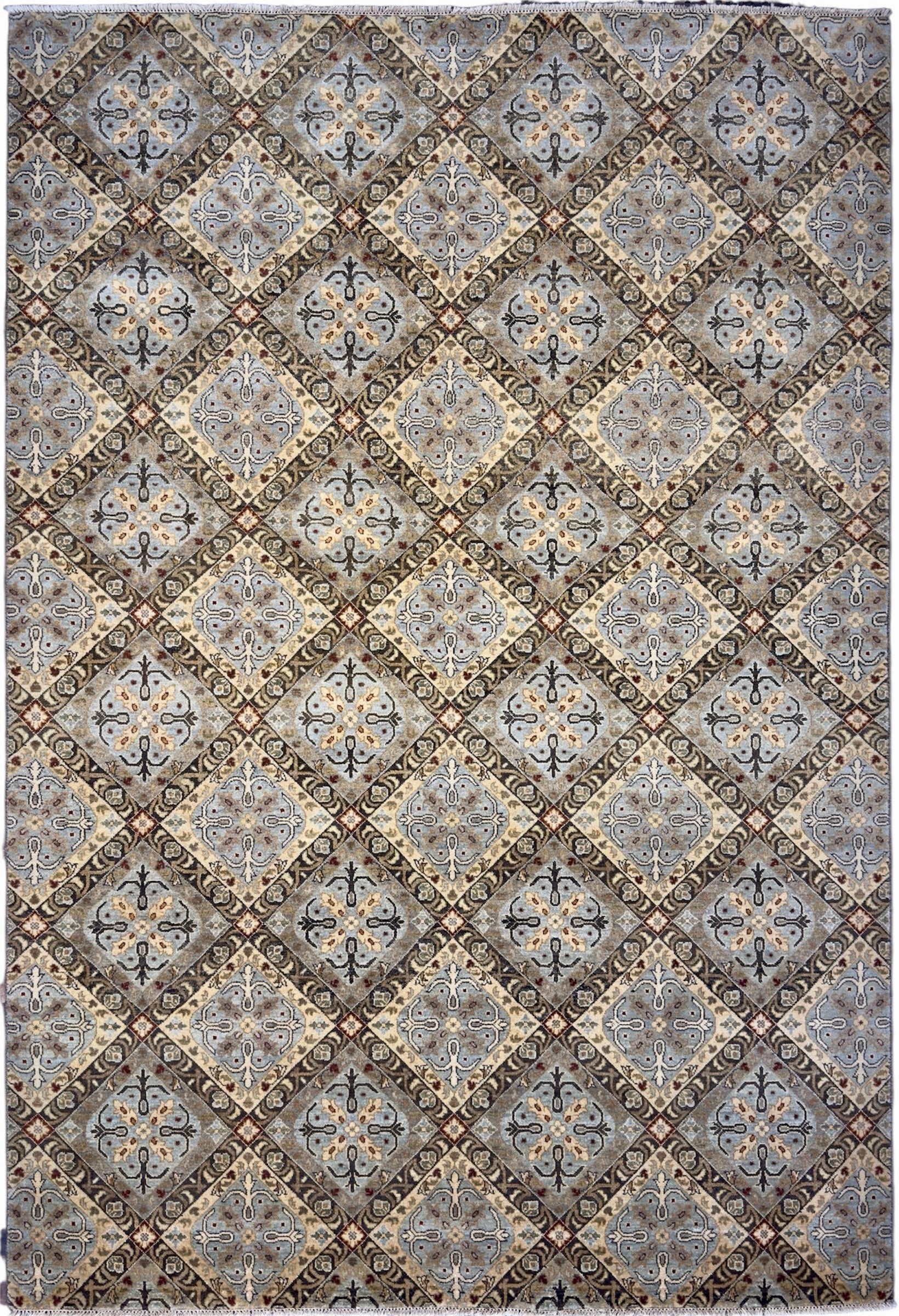 5669 – Hard-Twist Hand-Knotted Wool Rug